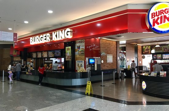Você está visualizando atualmente Burger King de Goiânia é condenado a pagar indenização trabalhista após servir sanduíches para funcionários